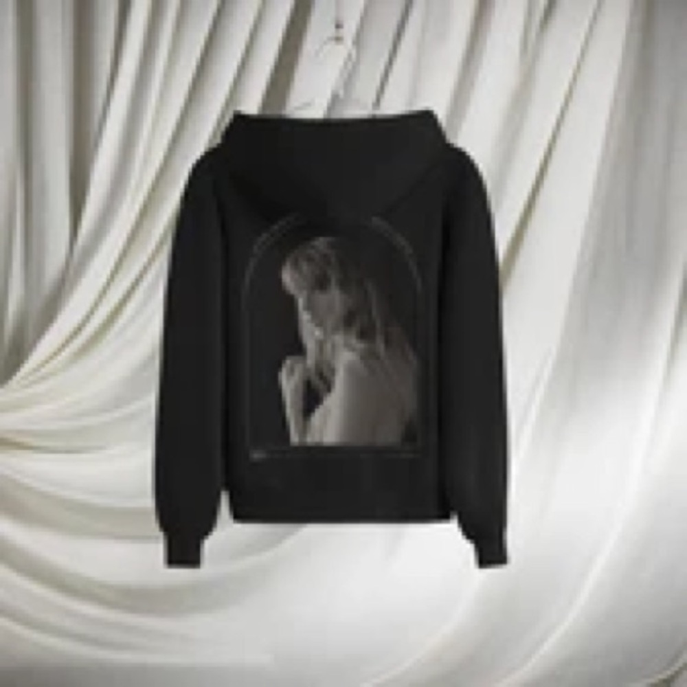 Black Graphic Hoodie - TAYLOR SWIFT